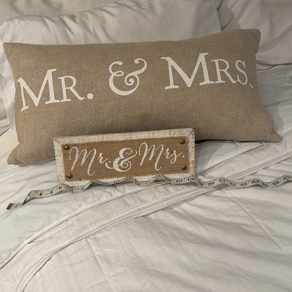 26x13 pillow cover with zipper. And a Mr. & Mrs. sign - Picture 7 of 13